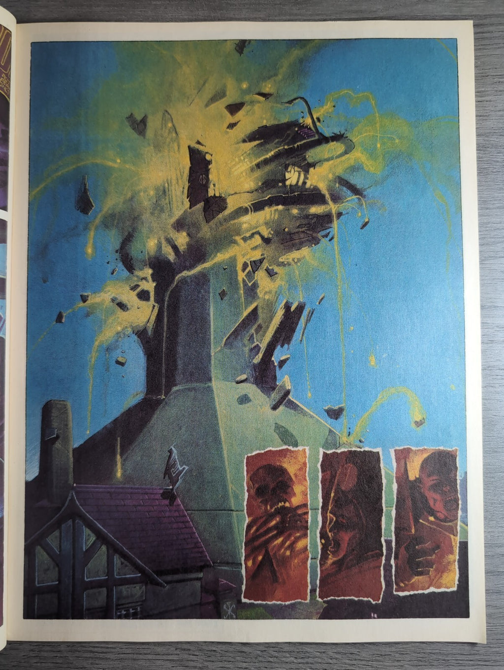 2000AD Prog 687 Featuring Judge Dredd Comic 14th July 1990 Vintage Retro Comic