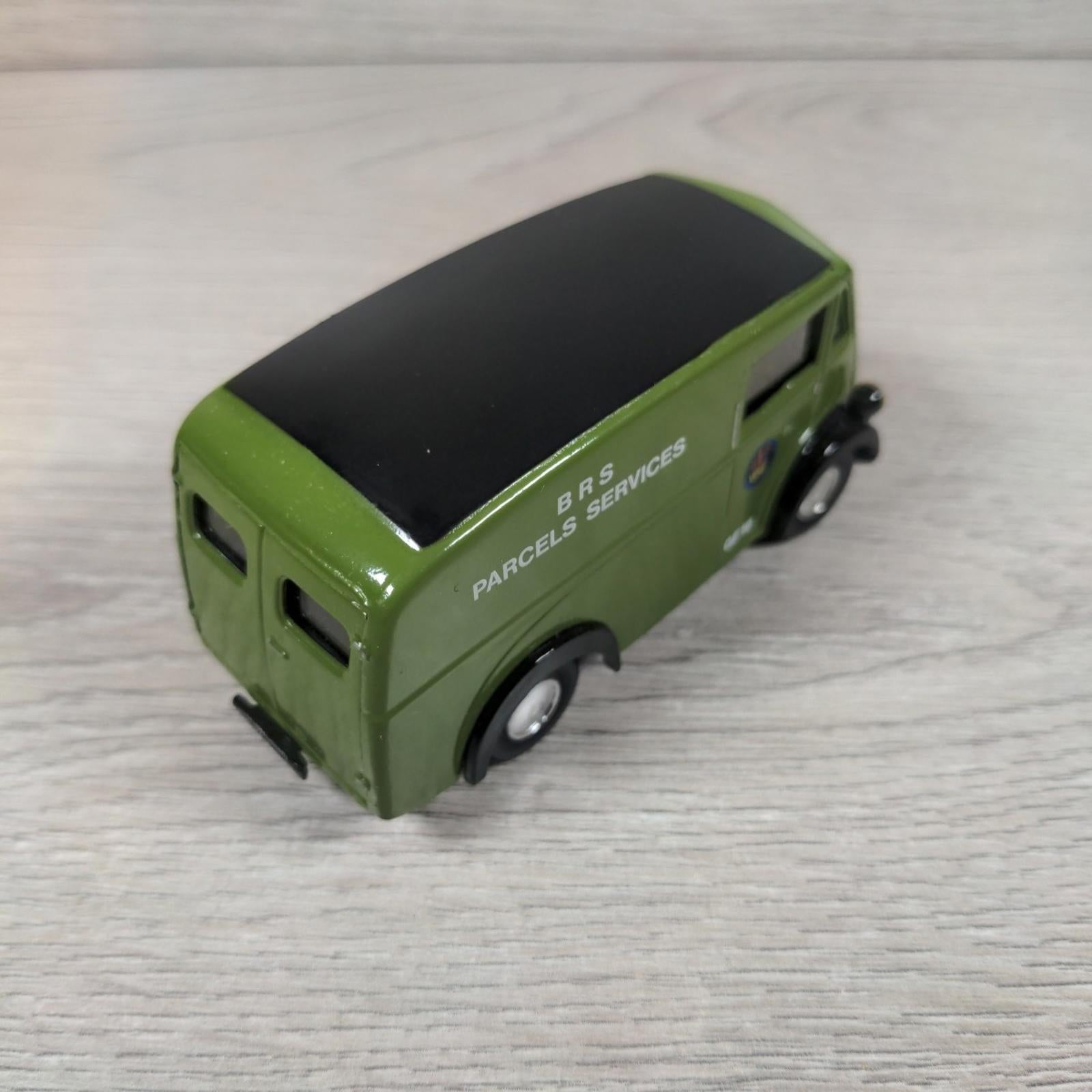Corgi 97200 British Road Services Morris J Van Bedford Box Van Die-Cast Models