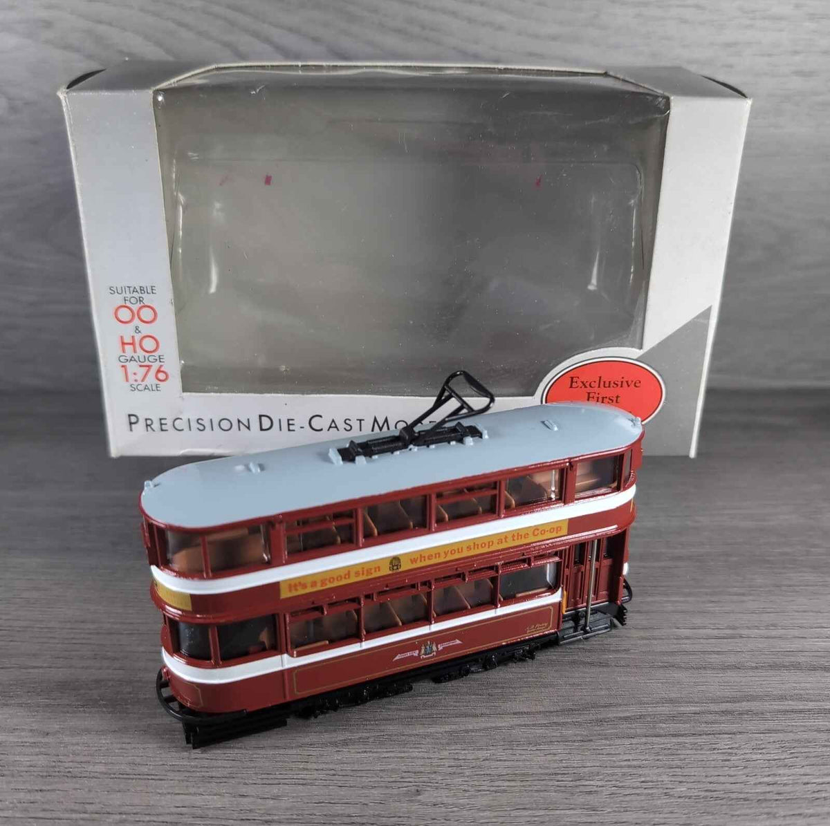 Exclusive First Editions EFE 13402 Leeds Transport C.W.S Tram Die-Cast Model