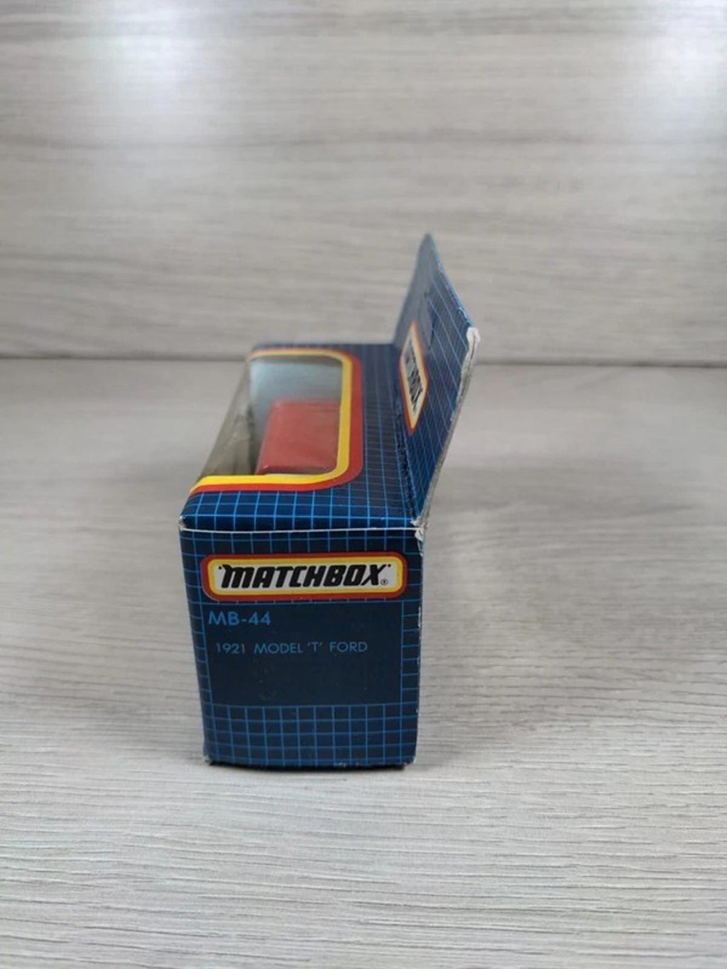 Matchbox MB-44 1921 Model 'T' Ford Diecast Van Dales Farm Sealed Box