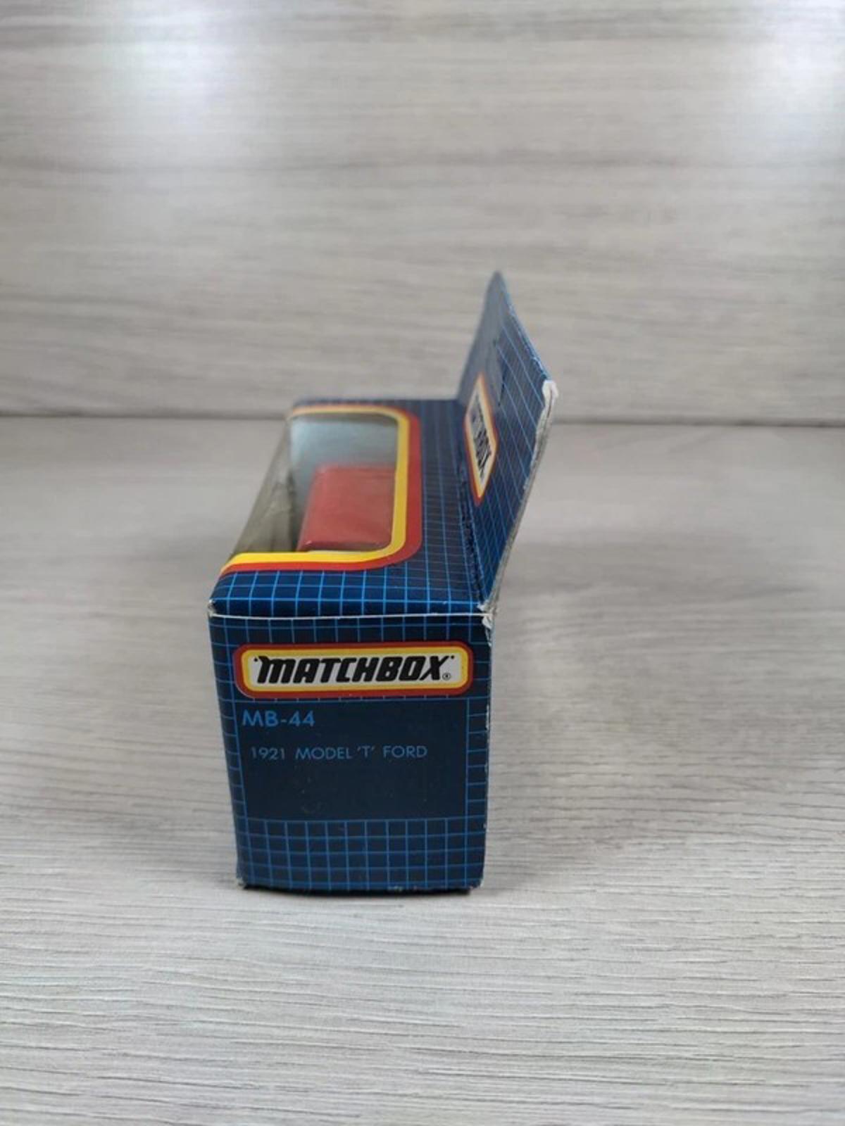 Matchbox MB-44 1921 Model 'T' Ford Diecast Van Dales Farm Sealed Box