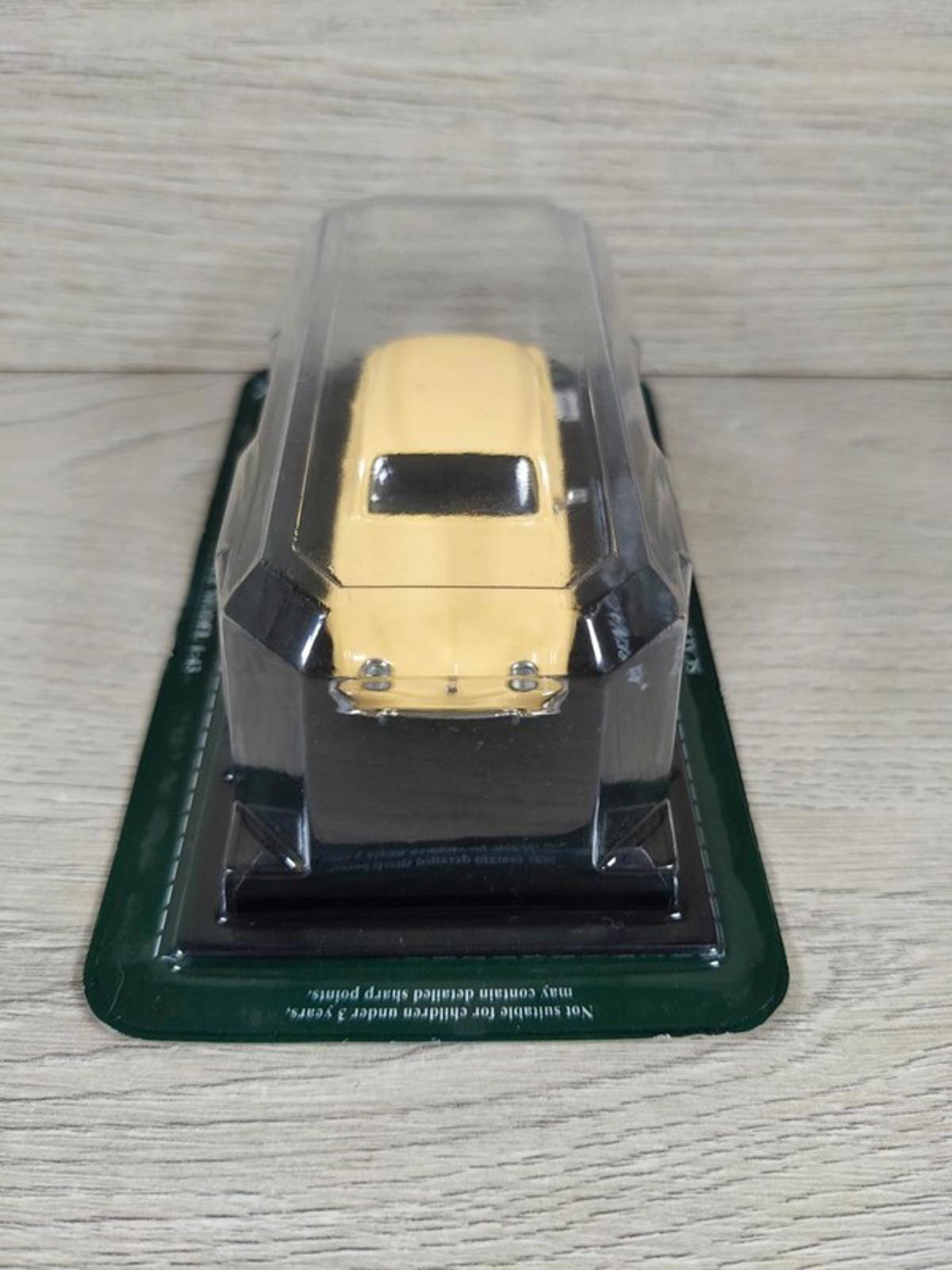 Del Prado Ultimate Car Collection Renault Dauphine 1:43 Diecast Scale Model