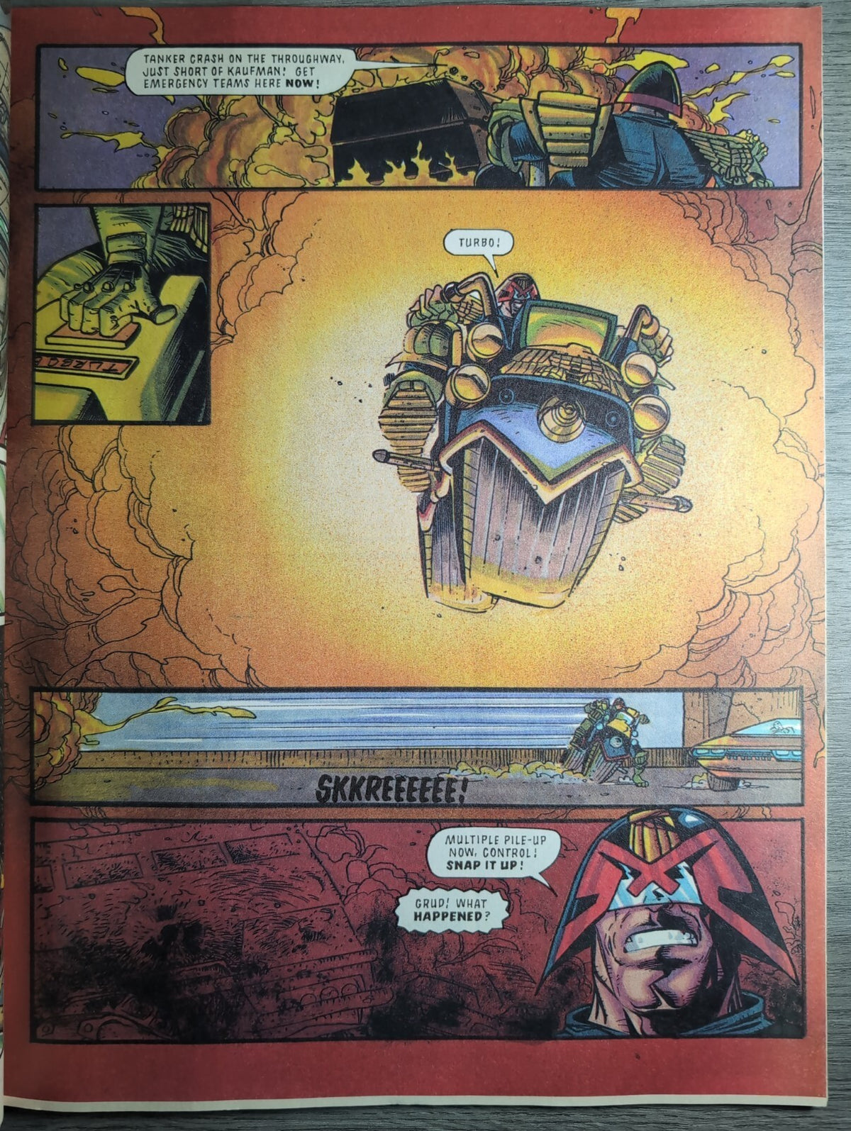 2000AD Prog 828 Featuring Judge Dredd Comic 27th March 1993 Vintage Retro Comic