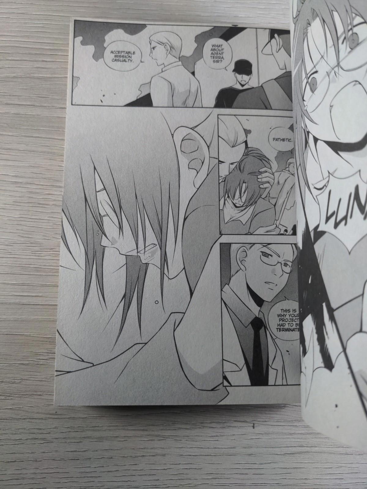 Amazing Agent Luna Vol. 11 by Nunzio DeFilippis  Manga Paperback Book 2015 - Retrorama UK