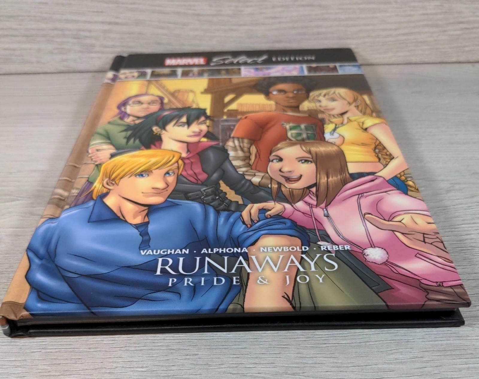 Marvel Comics Select Edition Runaways Pride & Joy Hardcover Graphic Novel - Retrorama UK