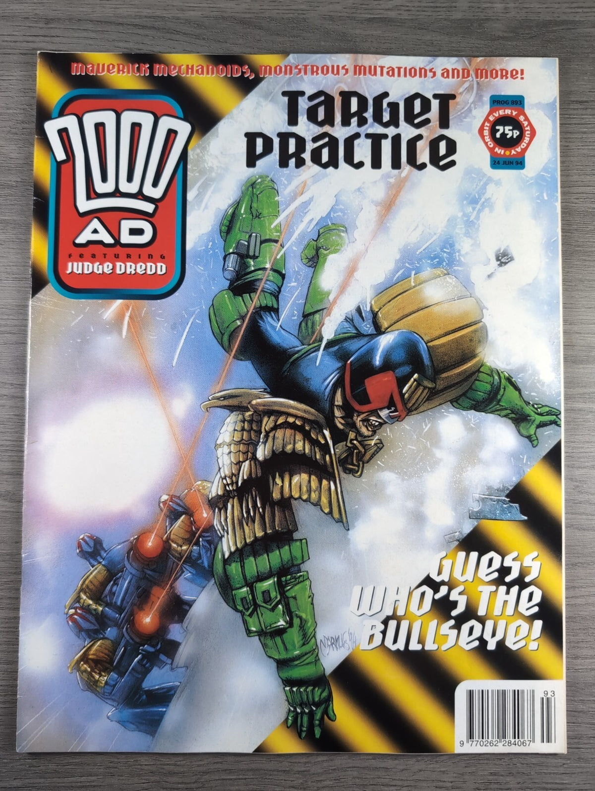 2000AD Prog 893 Featuring Judge Dredd Comic 24th June 1994 Vintage Retro Comic