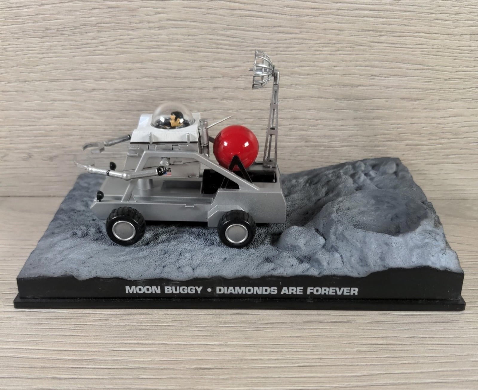 Eaglemoss James Bond 007 Moon Buggy Diecast Scale Model Diamonds Are Forever