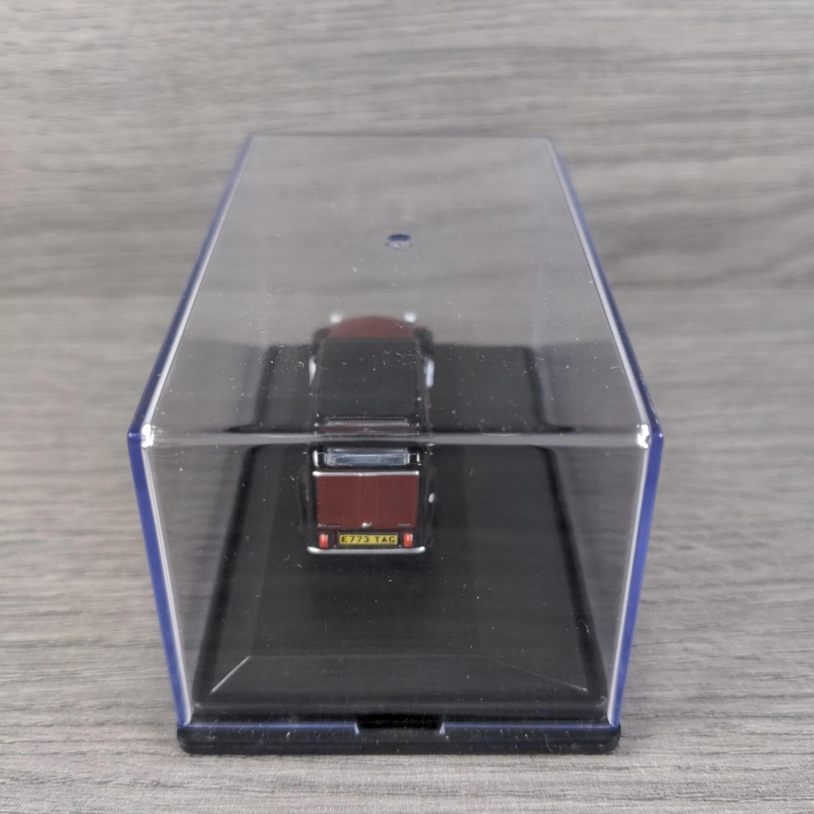 Oxford Automobile Company Maroon Citroen 2CV 1:76 Scale Die-Cast Model - Retrorama UK