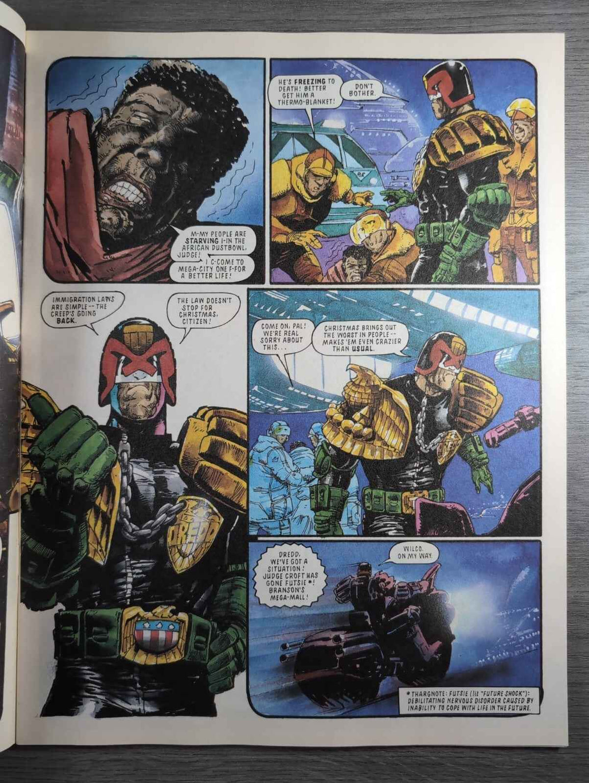 2000AD Prog 867 Featuring Judge Dredd Comic 25th Dec 1993 Vintage Retro Comic