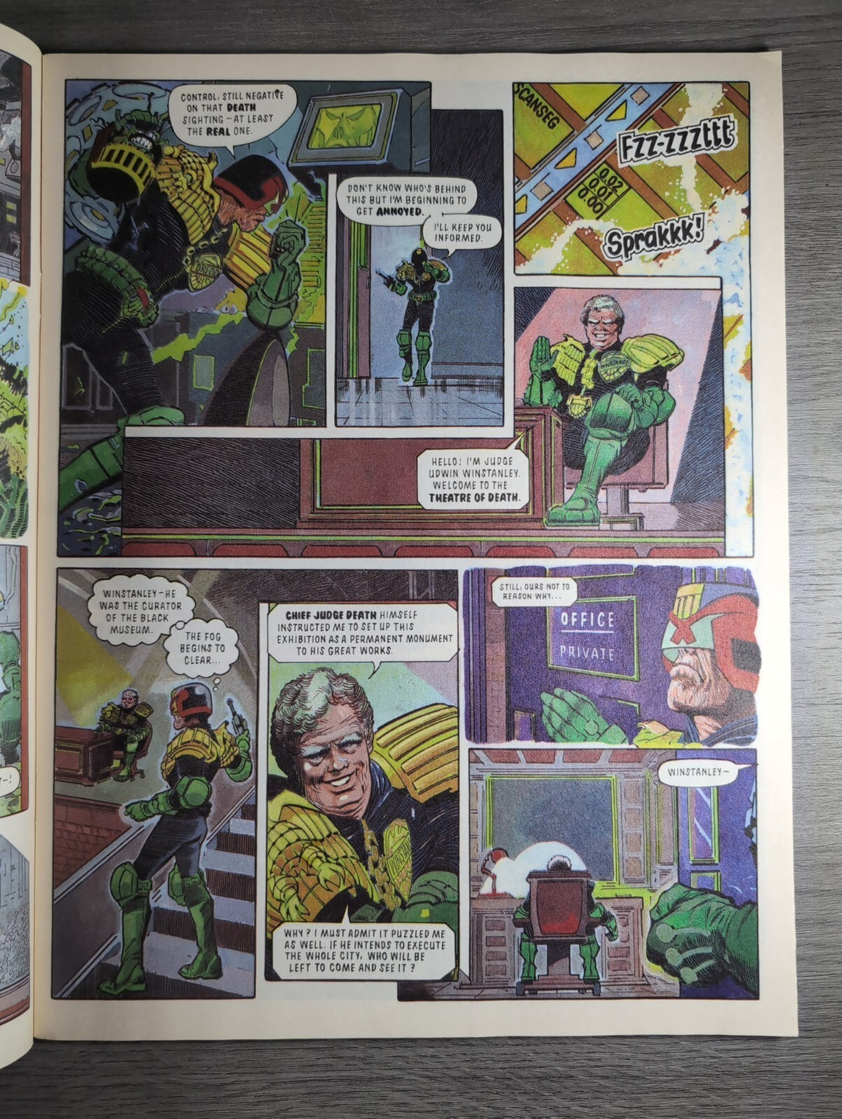 2000AD Prog 701 Featuring Judge Dredd Comic 20th Oct 1990  Vintage Retro Comic