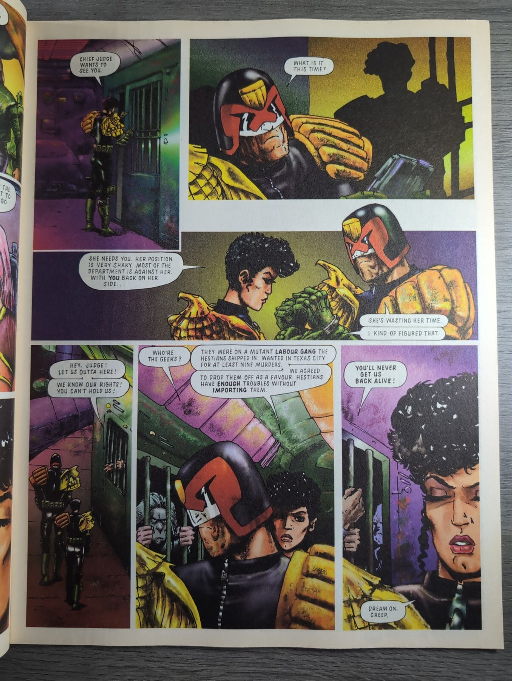 2000AD Prog 904 Featuring Judge Dredd Comic 9th Sept 1994 Vintage Retro Comic