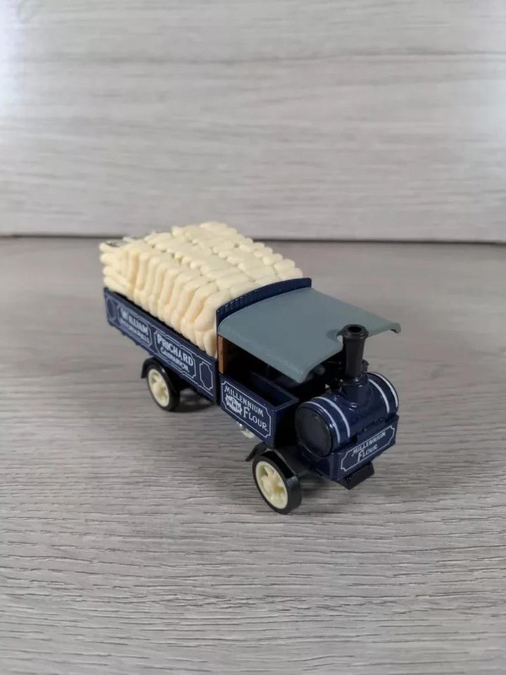 Matchbox Models of Yesteryear Y-8 1917 Yorkshire Steam Wagon Diecast Model - Retrorama UK