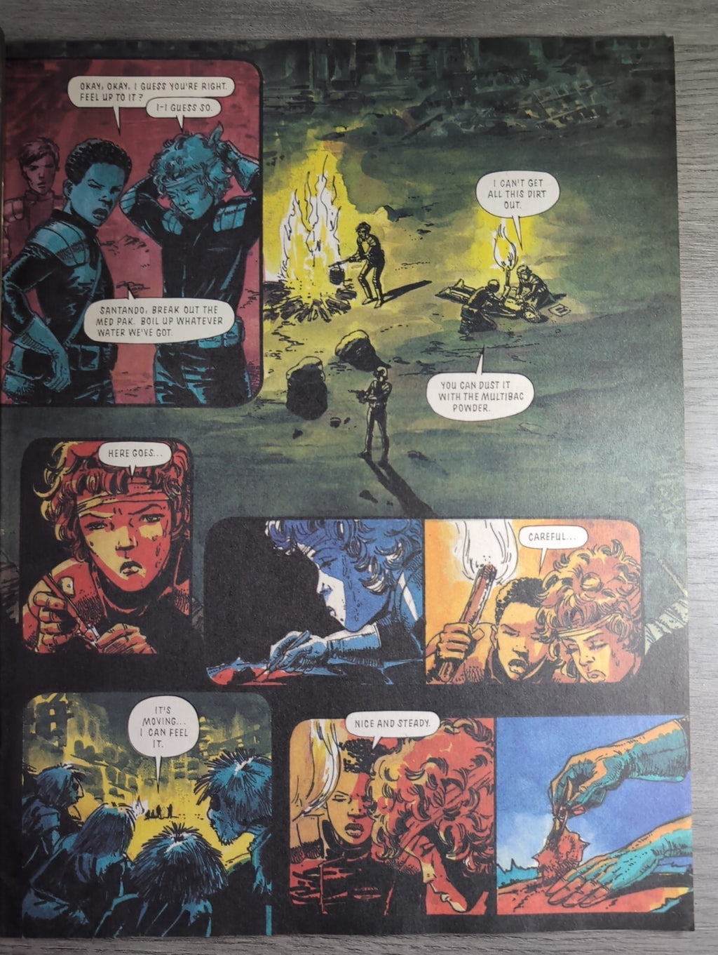 2000AD Prog 692 Featuring Judge Dredd Comic 18th Aug 1990 Vintage Retro Comic