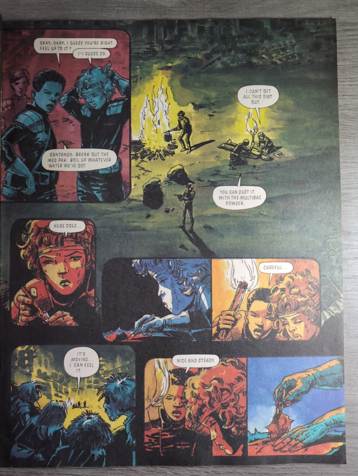 2000AD Prog 692 Featuring Judge Dredd Comic 18th Aug 1990 Vintage Retro Comic