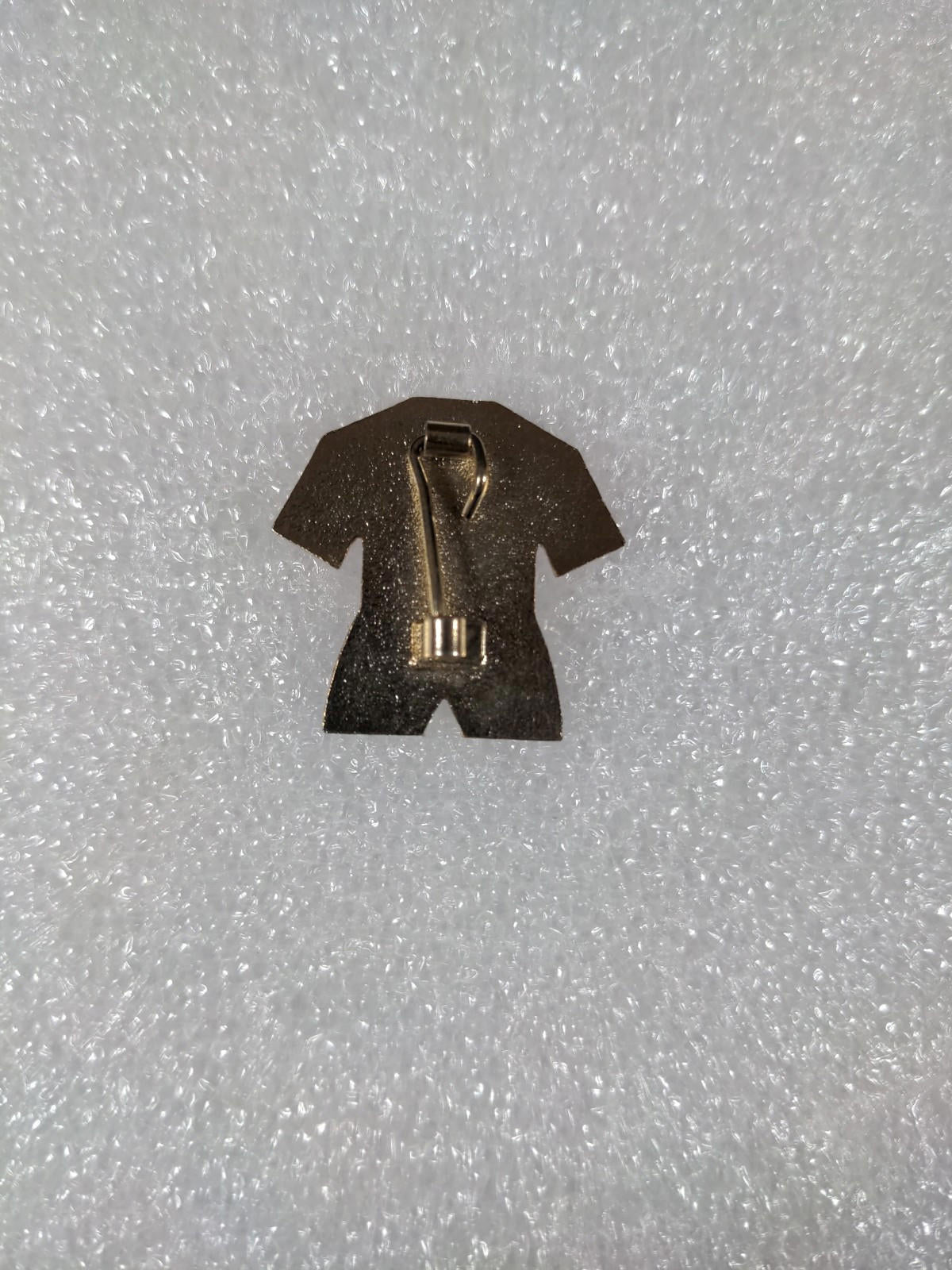 Manchester United Football Club Brown No6 Shirt Enamel Pin Badge - Retrorama UK
