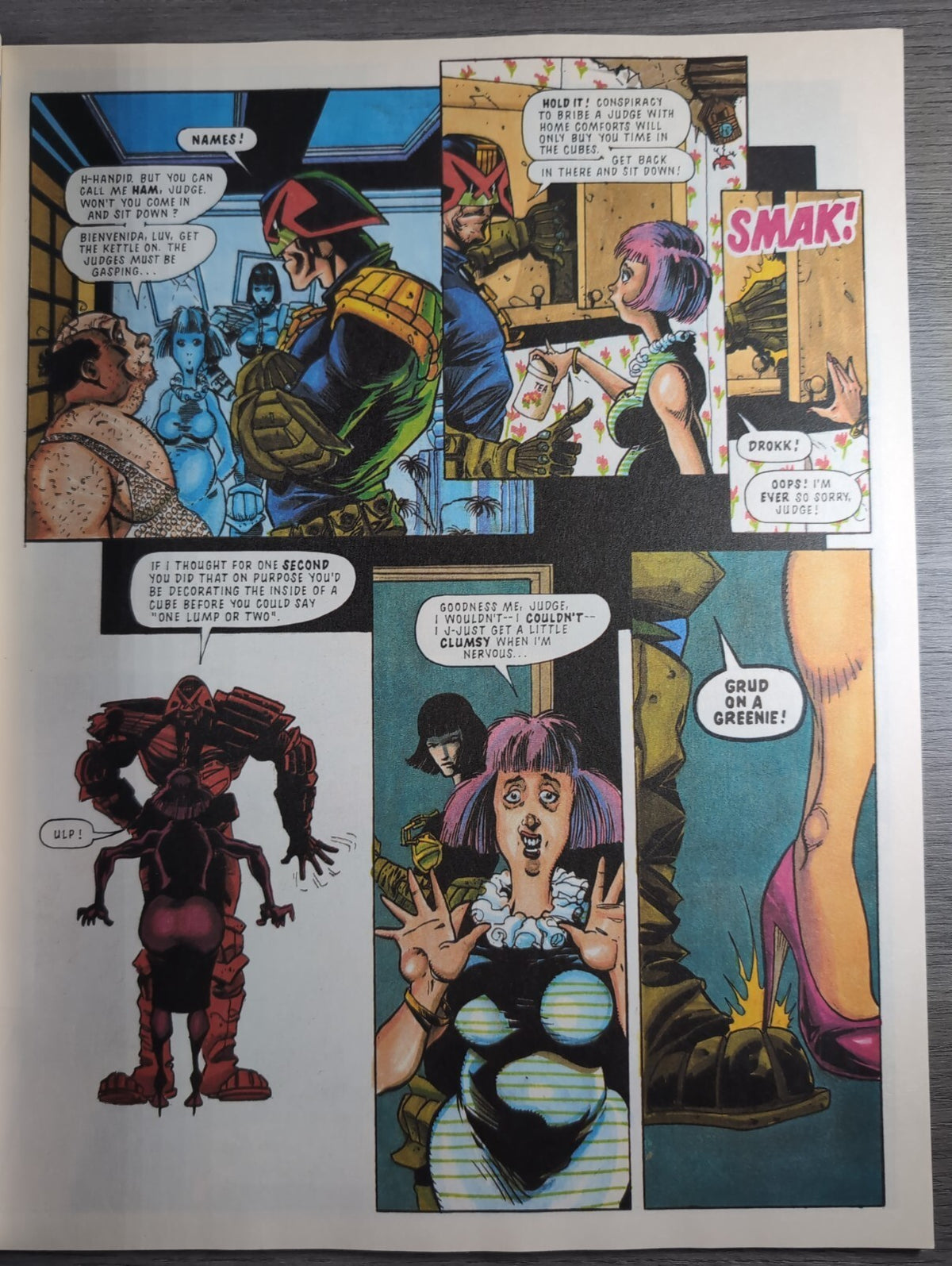 2000AD Prog 888 Featuring Judge Dredd Comic 20th May 1994 Vintage Retro Comic