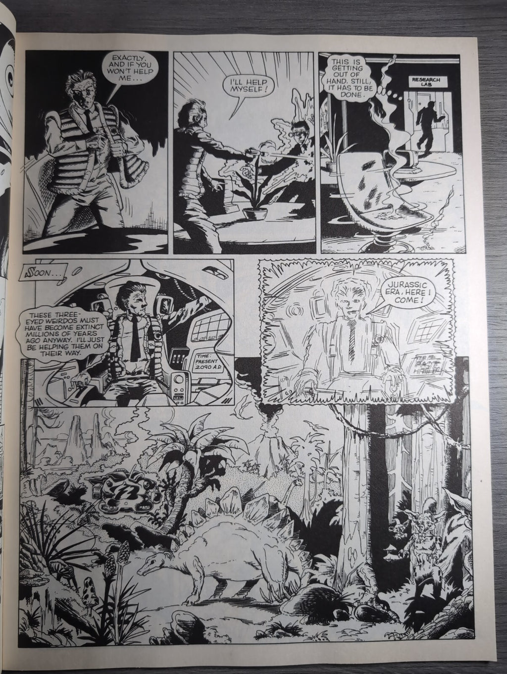 2000AD Prog 715 Featuring Judge Dredd Comic 26th Jan 1991 Vintage Retro Comic