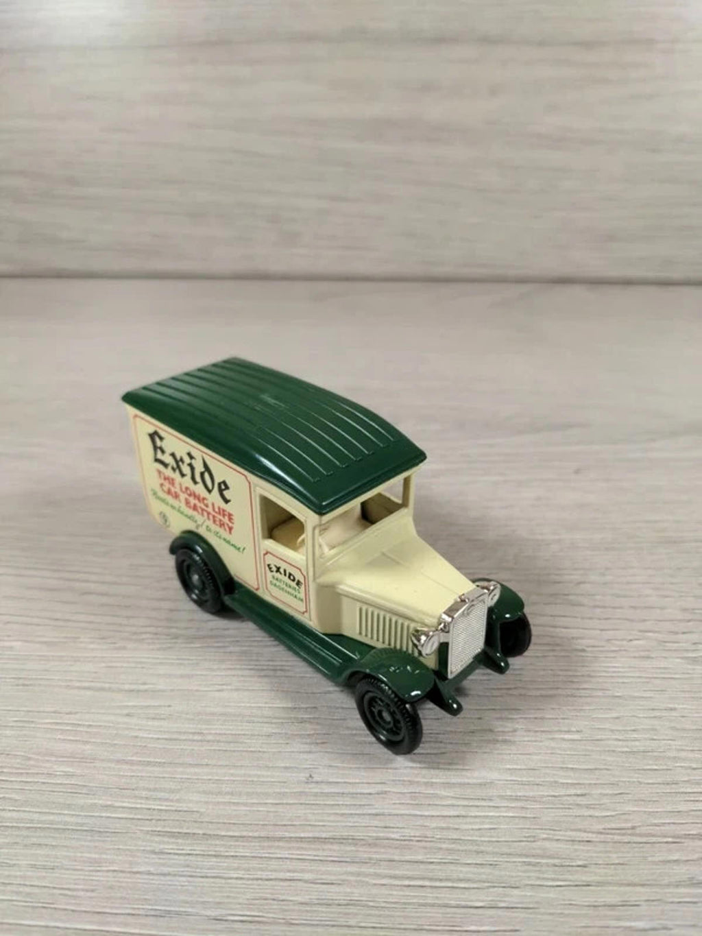 Lledo Days Gone 1934 Chevrolet Van Exide Batteries 21027 Diecast Model Van - Retrorama UK