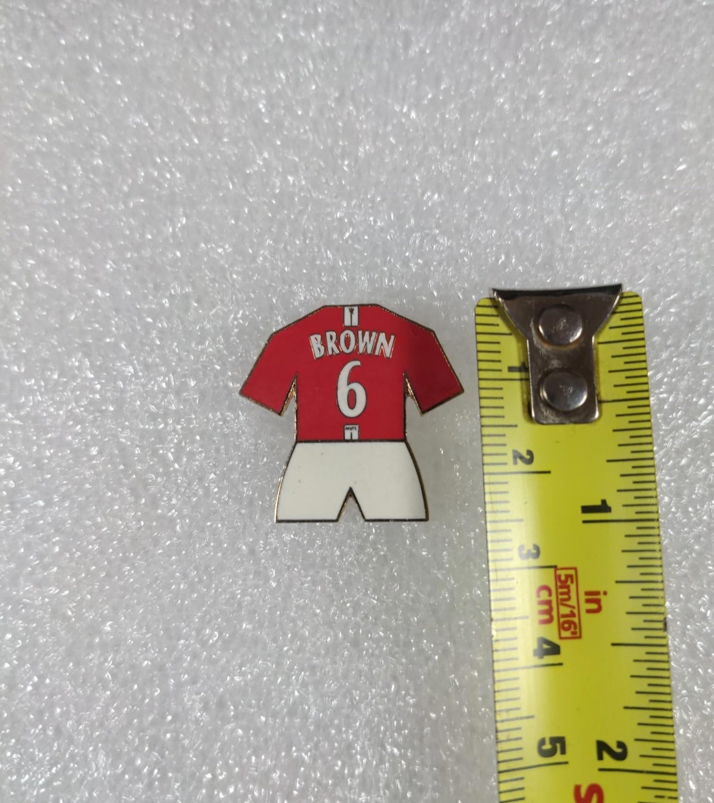 Manchester United Football Club Brown No6 Shirt Enamel Pin Badge - Retrorama UK