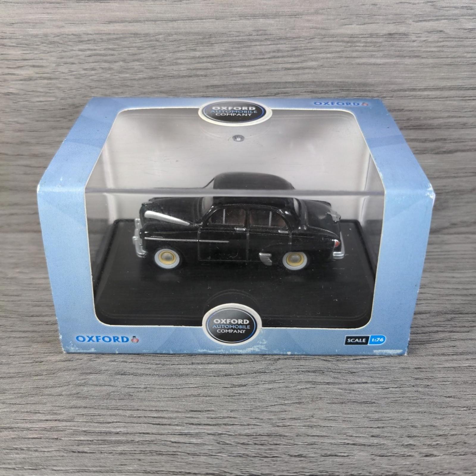 Oxford Automobile Company Black Wyvern F Series 1:76 Scale Die-Cast Model - Retrorama UK