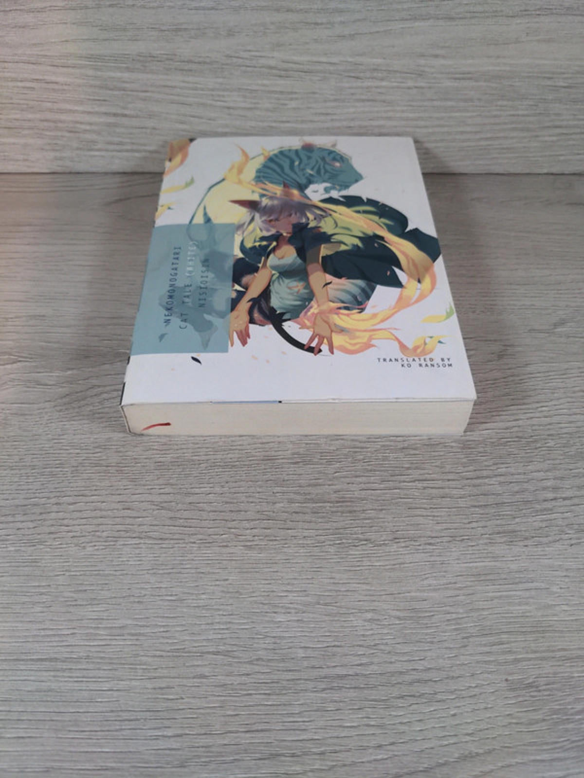 Nekomonogatari (White) by Nisioisin Paperback Manga Novel 2018 In English