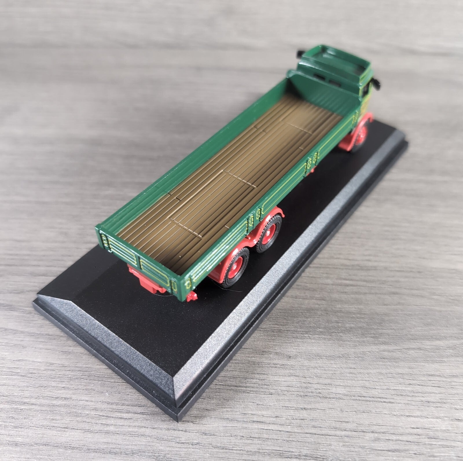 Atlas Editions Eddie Stobart Atkinson 3 Axle Dropside Die-Cast Model