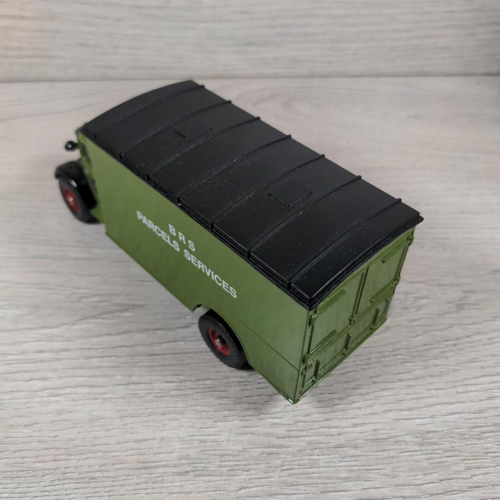 Corgi 97200 British Road Services Morris J Van Bedford Box Van Die-Cast Models