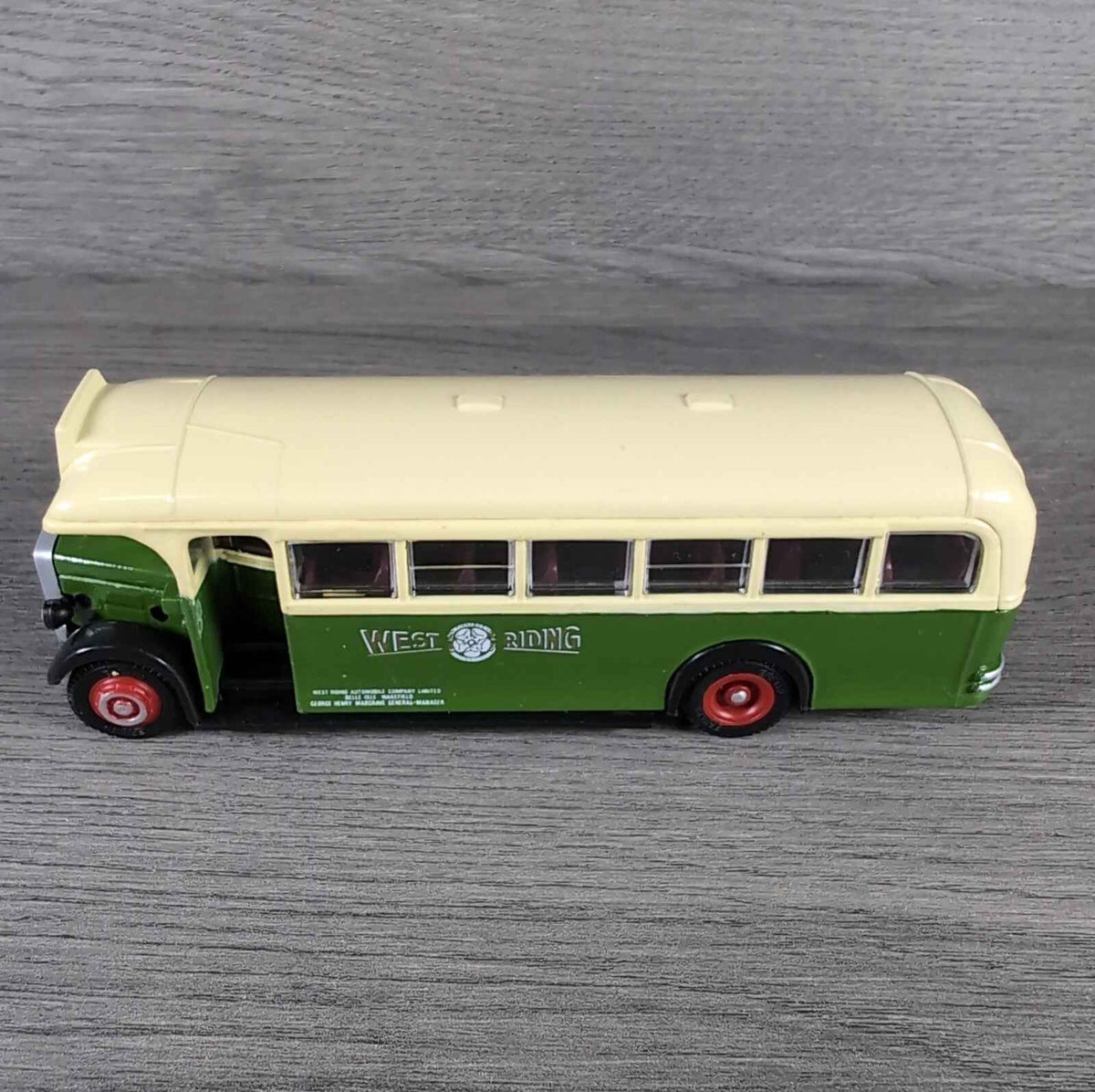 Exclusive First Editions EFE 18401 Leyland TS8 Tiger Diecast Model 1:76 Scale
