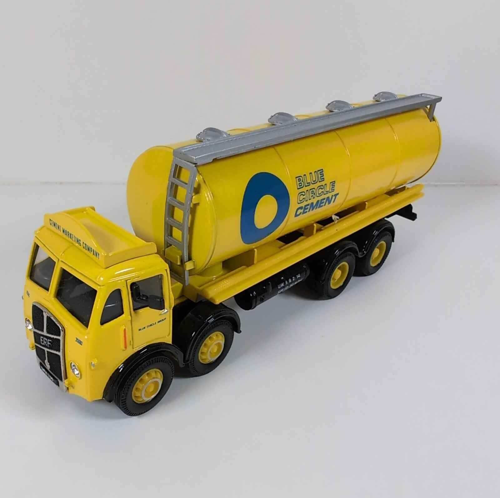 Corgi Classic Road Transport 97930 ERF Tanker Blue Circle Die-Cast Model