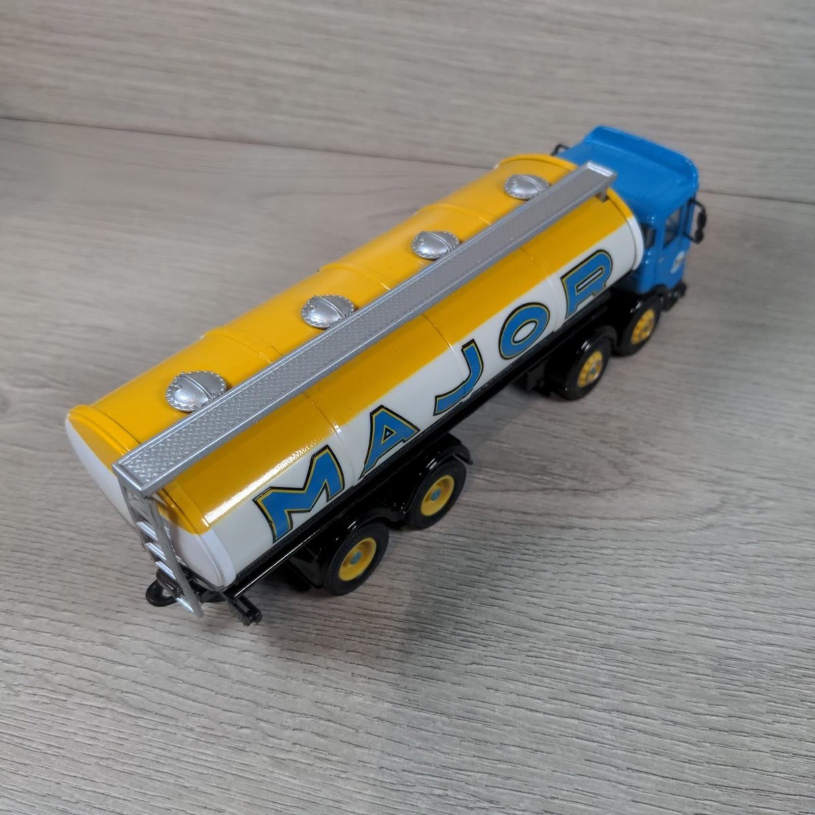 Corgi Classics Road Transport 97328 AEC Eliptical Tanker Major Die-Cast Model