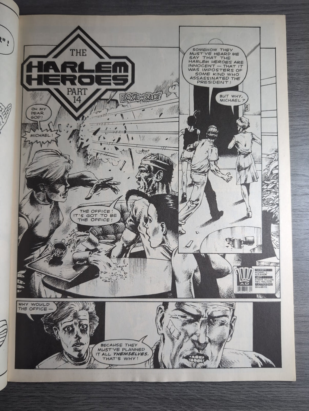 2000AD Prog 690 Featuring Judge Dredd Comic 4th August 1990 Vintage Retro Comic