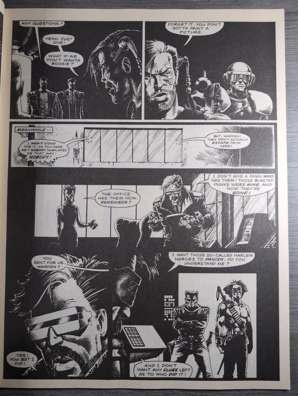 2000AD Prog 674 Featuring Judge Dredd Comic 14th April 1990 Vintage Retro Comic