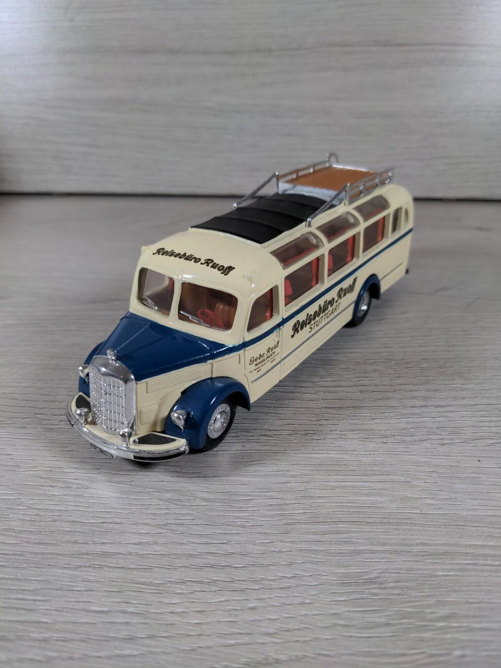 The Dinky Collection DY-S 10 1950 Mercedes-Benz Diecast Omnibus Type 0-3500