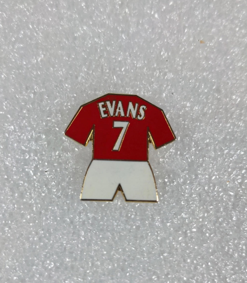 Manchester United Football Club Evans No7 Shirt Enamel Pin Badge - Retrorama UK