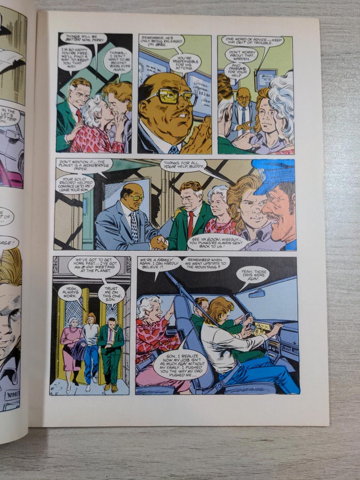 DC Comics Superman With Justice League Issue No 32 1990 Vintage Comic - Retrorama UK