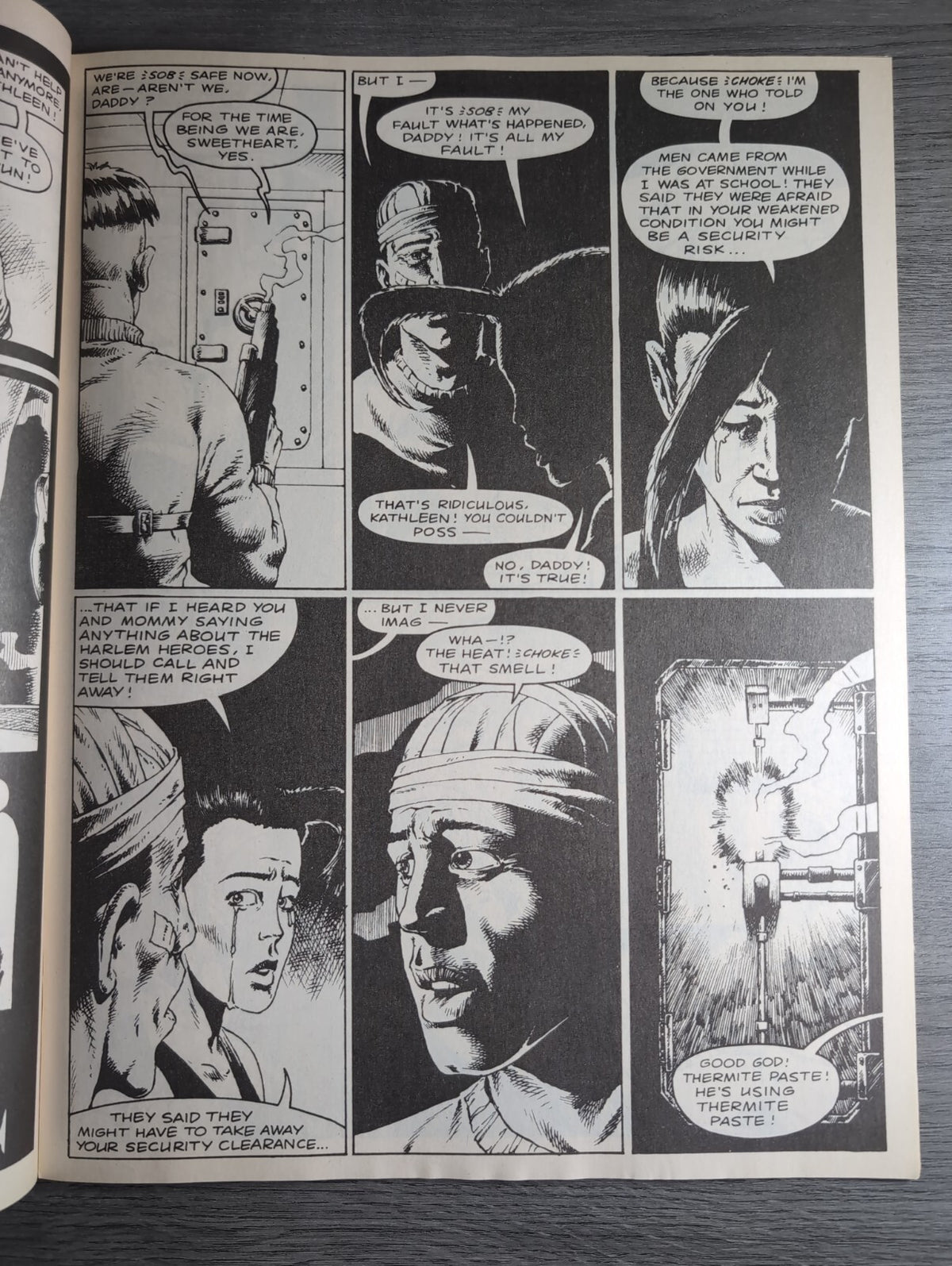 2000AD Prog 690 Featuring Judge Dredd Comic 4th August 1990 Vintage Retro Comic