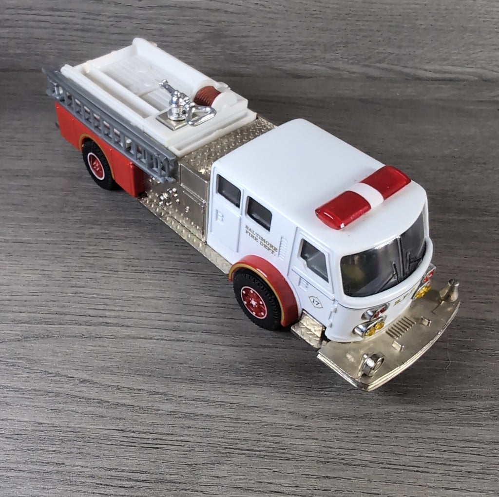 Corgi Classics Baltimore American La France Pumper 51702 Die-Cast Model