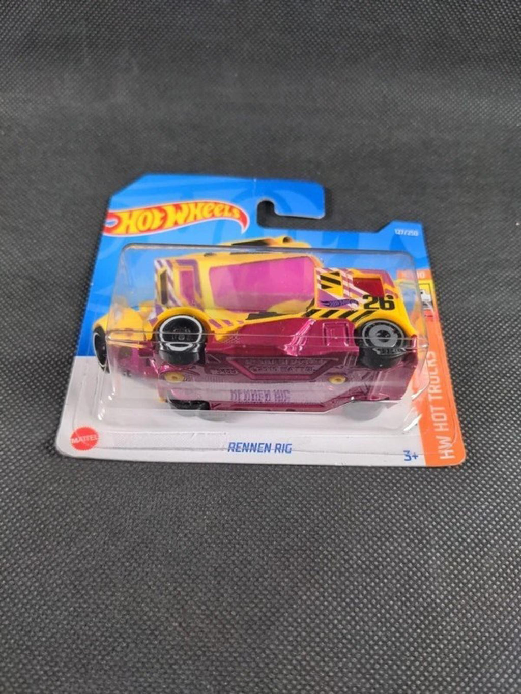 Hot Wheels - Rennen Rig 127/250 - HW Hot Trucks 10/10 - 2022 Dicast Model Car