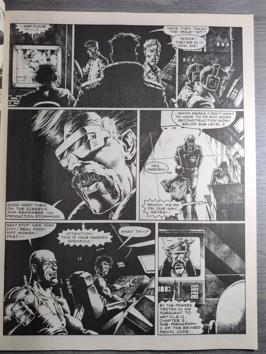 2000AD Prog 671 Featuring Judge Dread Comic 24th March 1990 Vintage Retro Comic - Retrorama UK