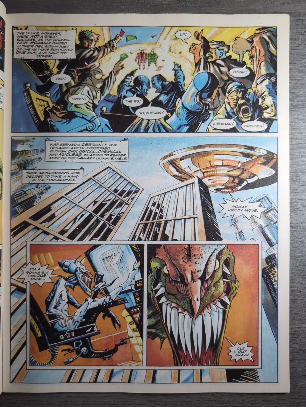 2000AD Prog 864 Featuring Judge Dredd Comic 4th Dec 1993 Vintage Retro Comic