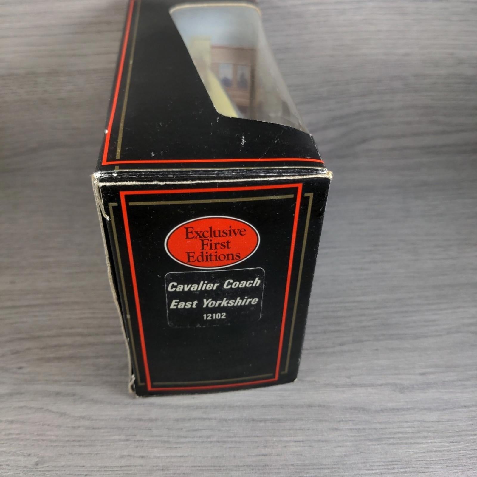 Exclusive First Editions EFE Cavalier Coach 12102 Diecast Model 1:76 Scale