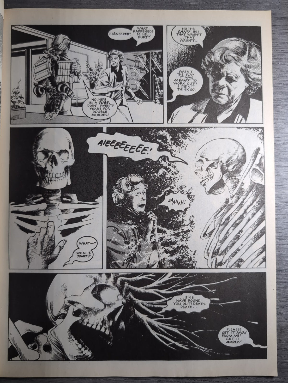 2000AD Prog 670 Featuring Judge Dread Comic 17th March 1990 Vintage Retro Comic - Retrorama UK
