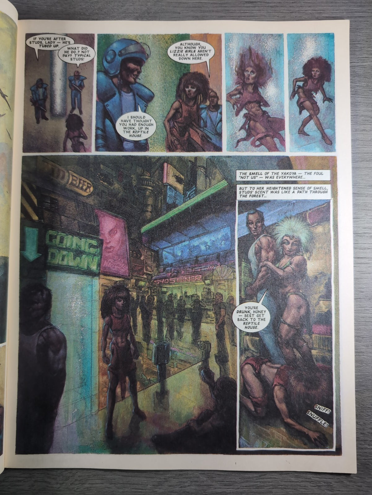 2000AD Prog 806 Featuring Judge Dredd Comic 24th Oct 1992 Vintage Retro Comic