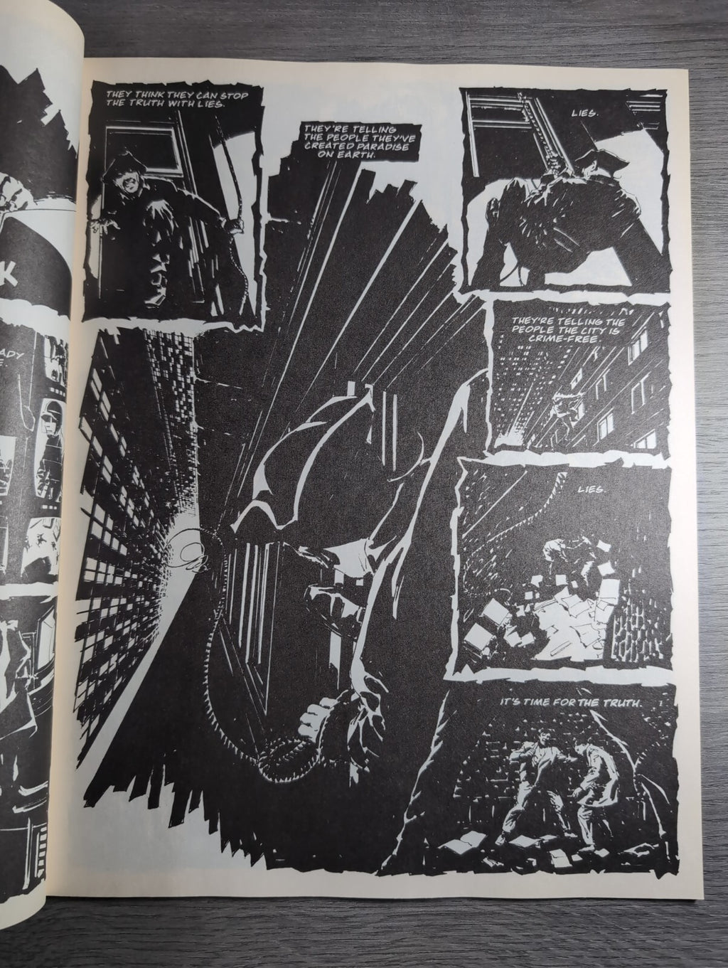 2000AD Prog 718 Featuring Judge Dredd Comic 16th Feb 1991  Vintage Retro Comic