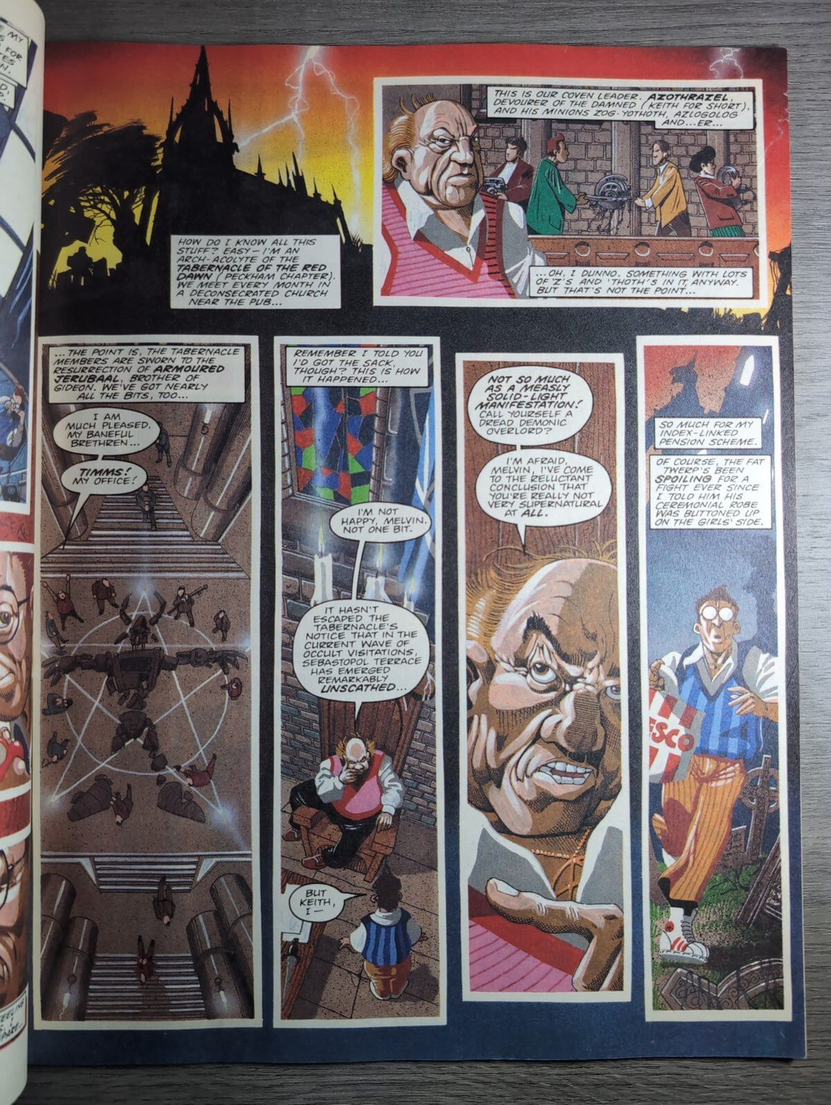 2000AD Prog 832 Featuring Judge Dredd Comic 24th April 1993 Vintage Retro Comic