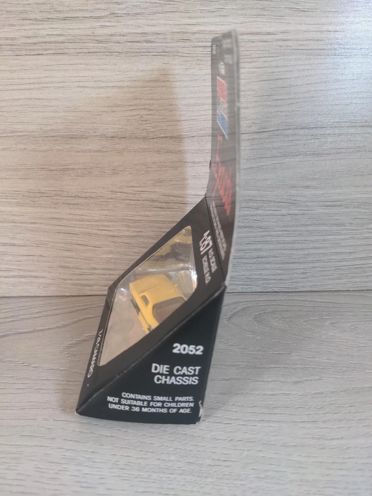 Monogram Mini Exacts Z-28 Camaro No 2052 Diecast Model Car 1:87 H.O Scale