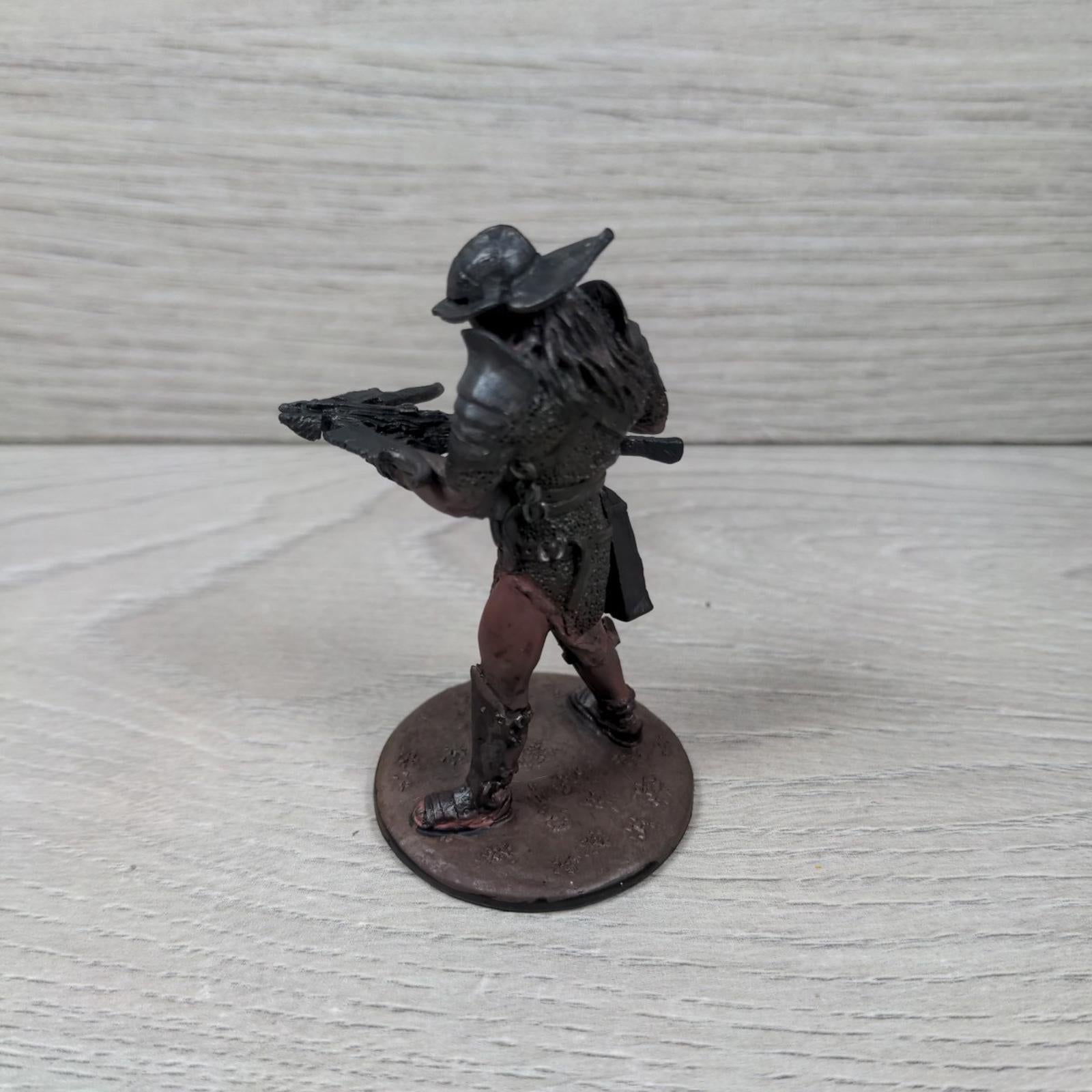 Eaglemoss Crossbow Uruk-Hai Lord of the Rings Collectors Models Metal Figure