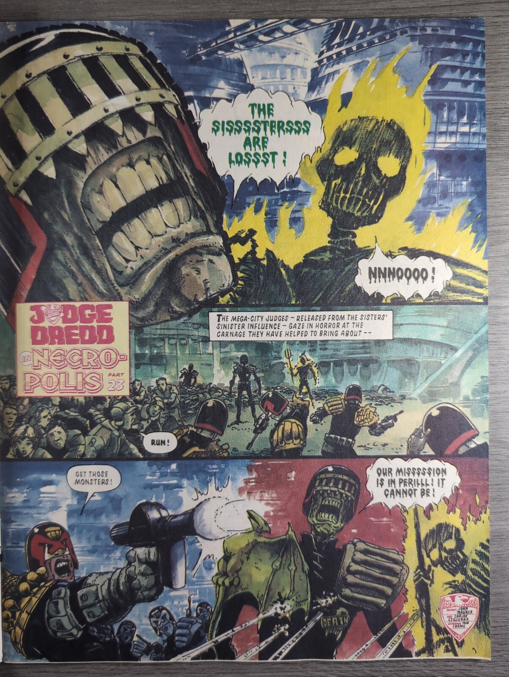 2000AD Prog 696 Featuring Judge Dredd Comic 15th Sept 1990 Vintage Retro Comic