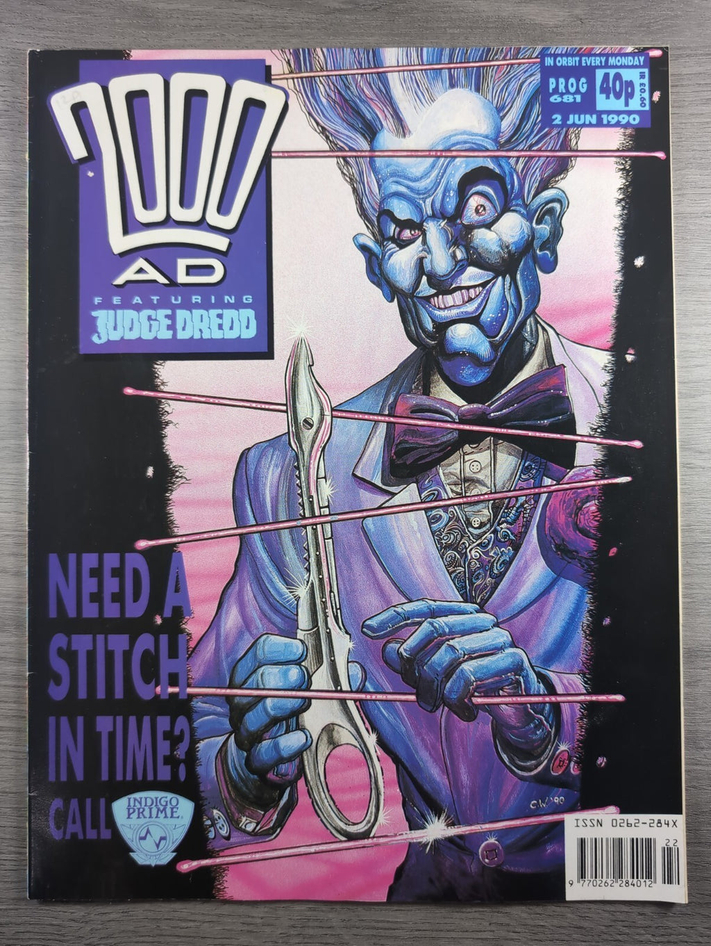 2000AD Prog 681 Featuring Judge Dredd Comic 2nd June 1990 Vintage Retro Comic