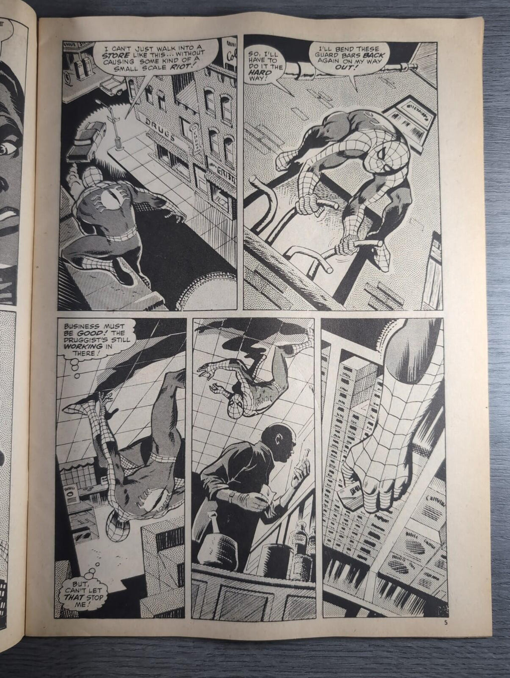 Spider-Man Comics Weekly No 98 Marvel Comics UK 28th December 1974 Vintage Comic